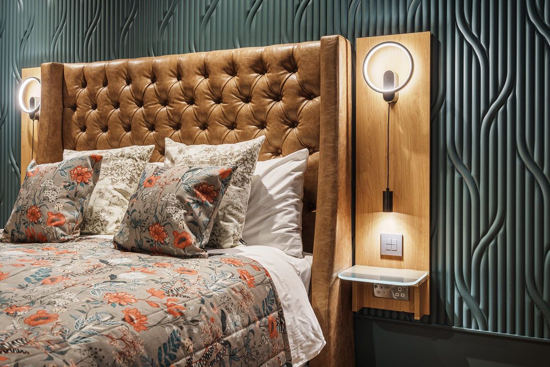Book a double room in Central Edinburgh at The Bonnie Hotel near Haymarket Train Station.