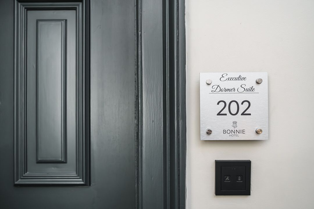 Book double rooms at The Bonnie Hotel near Haymarket Train Station in Central Edinburgh