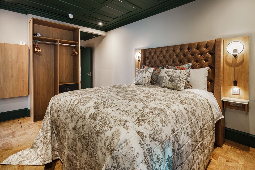 Book an executive double room at The Bonnie Hotel in Haymarket, Edinburgh; click here to book double executive rooms directly for the best hotel deals in the West End of Edinburgh.