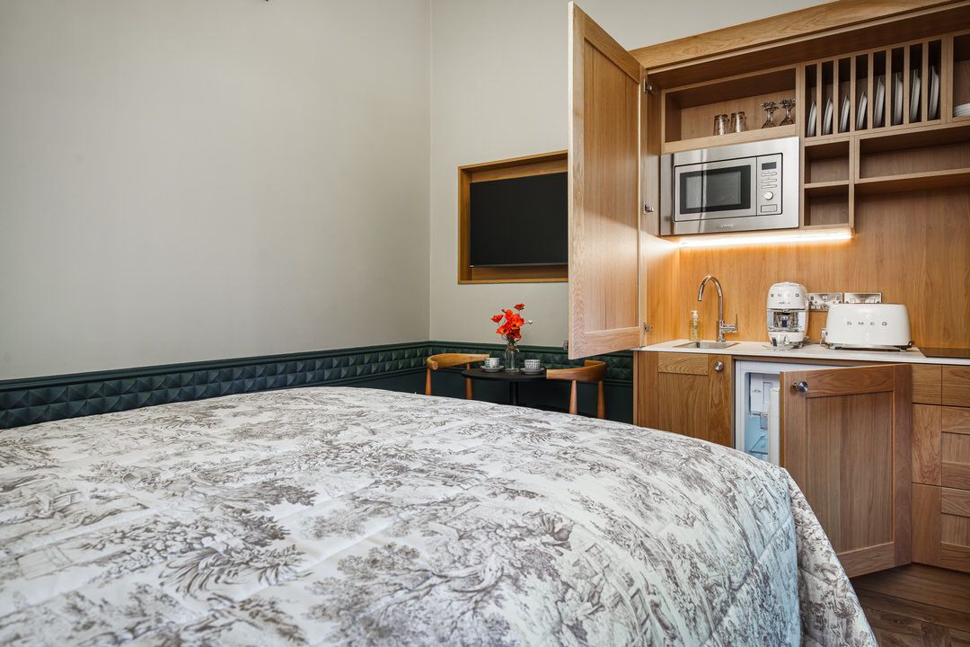 Book the double bedroom suite at The Bonnie Hotel near Haymarket Station in Edinburgh's West End