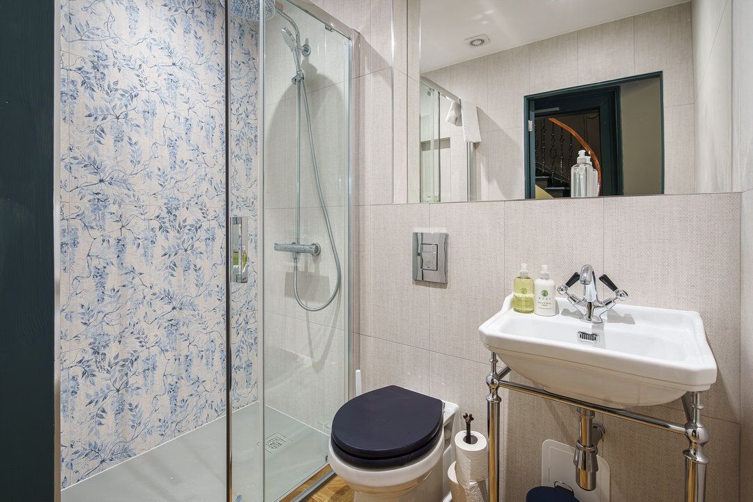 Book the junior suite bedroom at The Bonnie Hotel near Haymarket Station in Edinburgh's West End