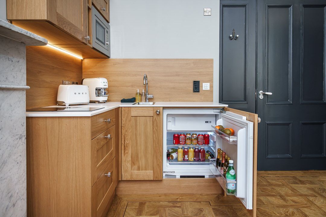 Book a Family Suite at The Bonnie Hotel in Haymarket, Edinburgh; click and book self-catering family rooms directly for the best accommodation deals in Central Edinburgh.