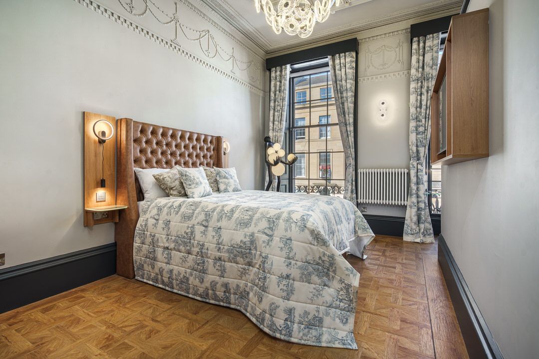 Book a Family Room at The Bonnie Hotel in Haymarket, Edinburgh; click and book family rooms directly for the best family accommodation deals in Central Edinburgh