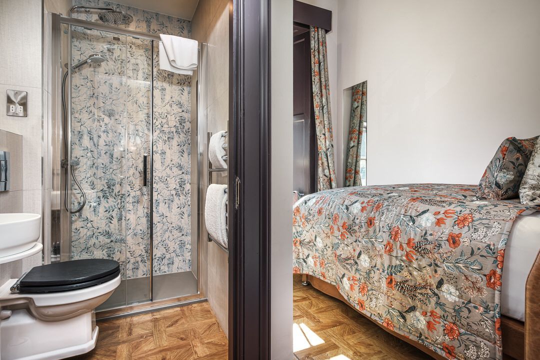 Book the single bedroom at The Bonnie Hotel near Haymarket Train and Tram Station in Edinburgh's West End
