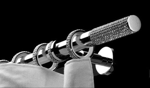 particolare con brillanti di un bastone per tenda