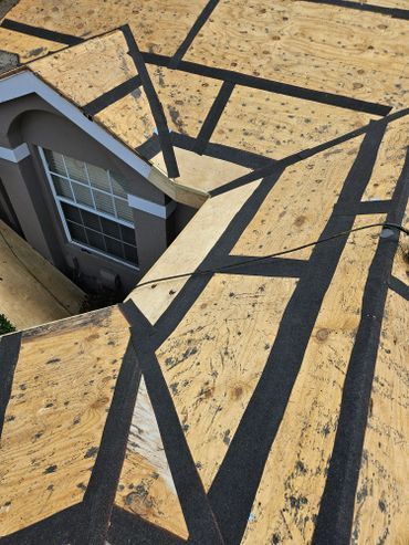 A close up of a roof with a geometric pattern on it.