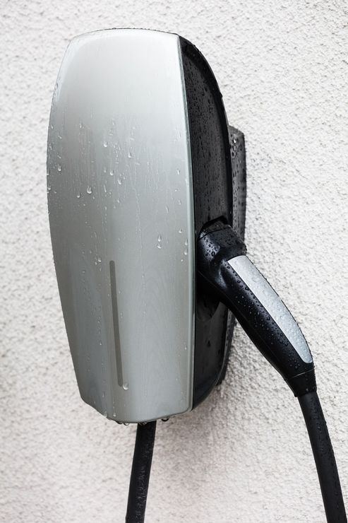 Sähköautojen latausasemien asennukset Raumalla