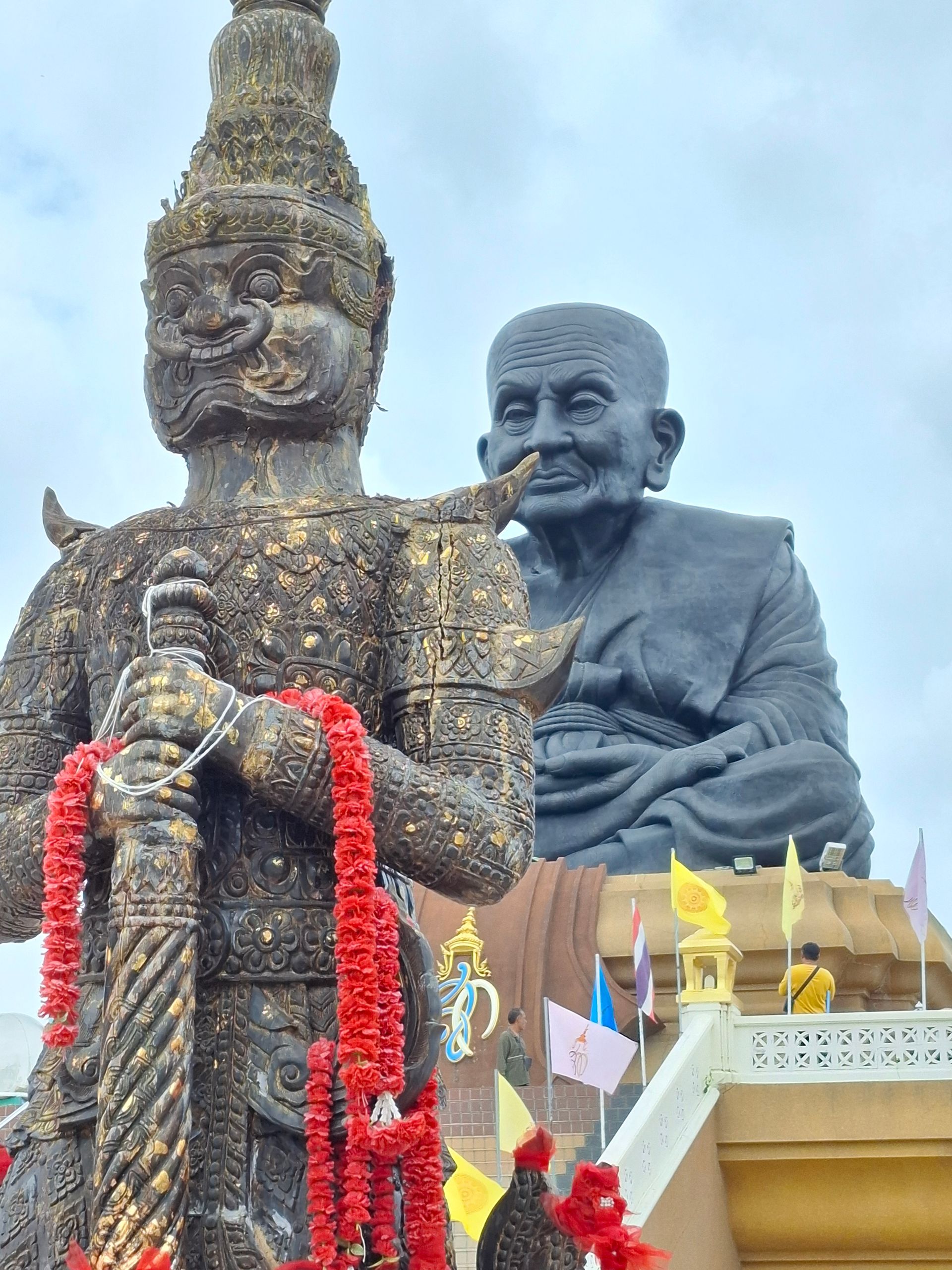 Wat Huay Mongkol
