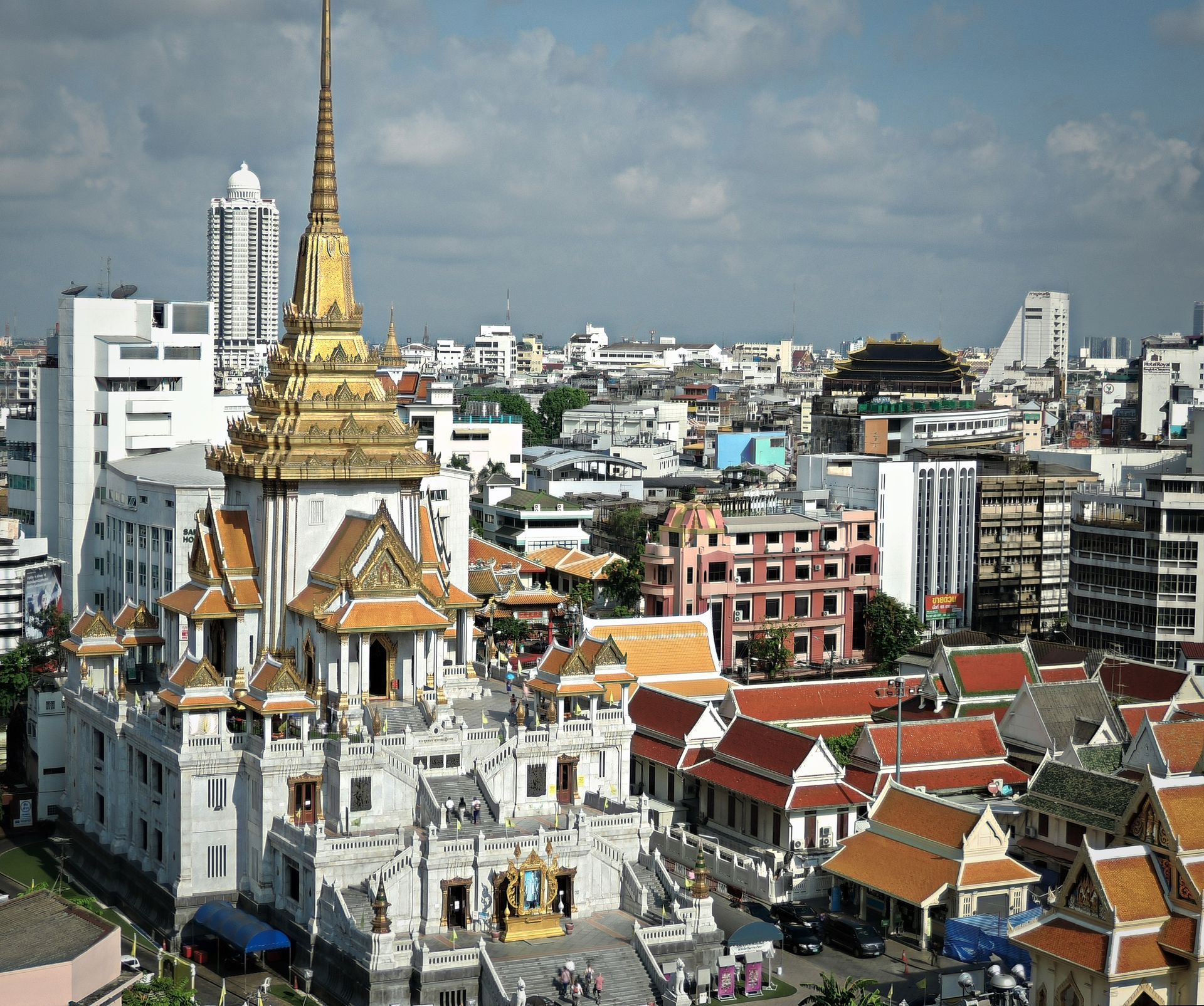 Wat Traimit Bangkok