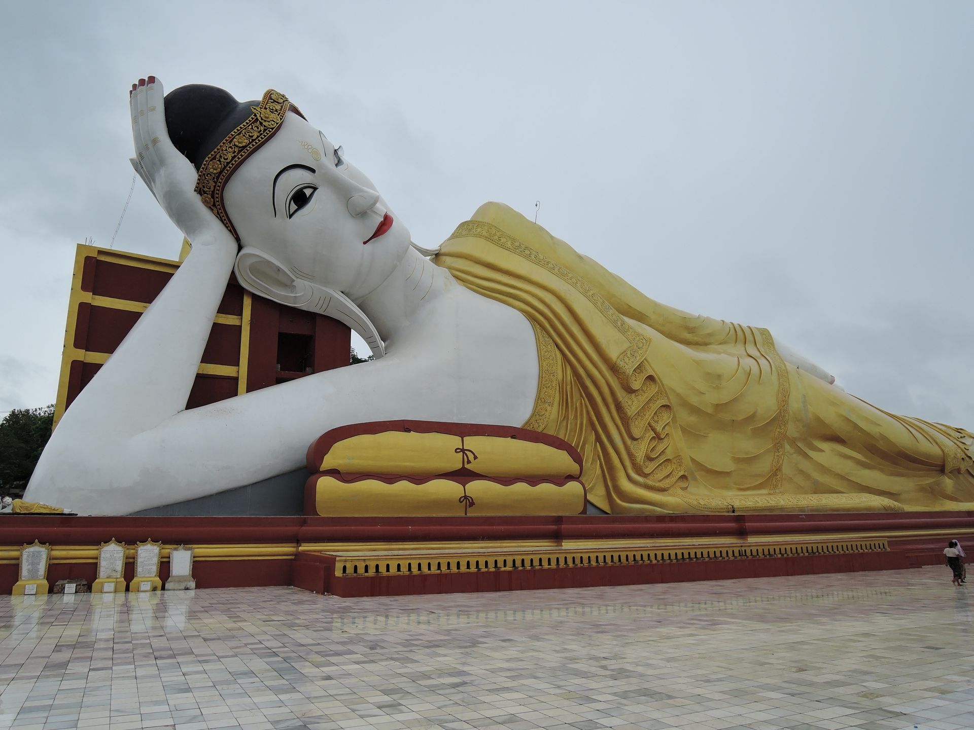 Grosser Buddha Bodhi To Taung Paya Myanmar