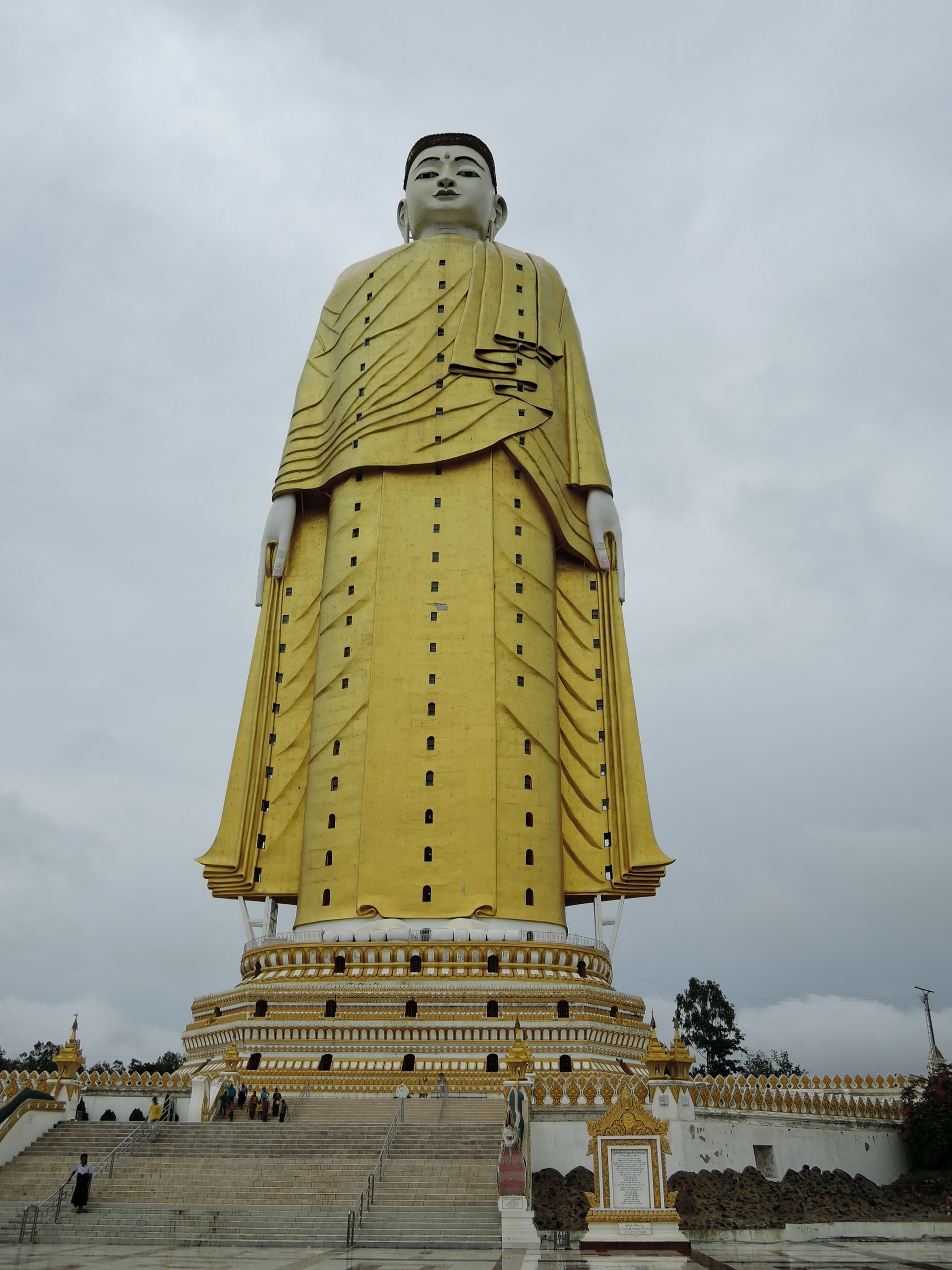 Grosser Buddha - Bodhi To Taung Paya - Myanmar