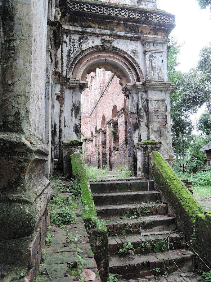 Ruinen neben Sawe San Taw Pagode