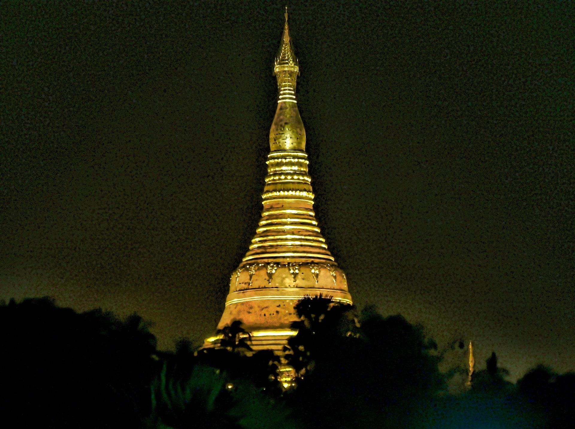 Shwedagon Pagode bei Nacht