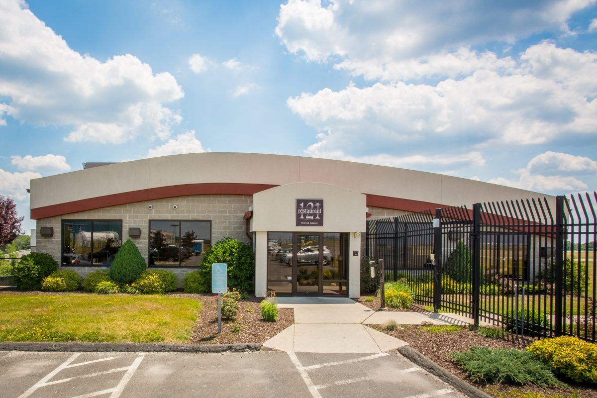 Hangar G & 121 Restaurant - Oxford Airport