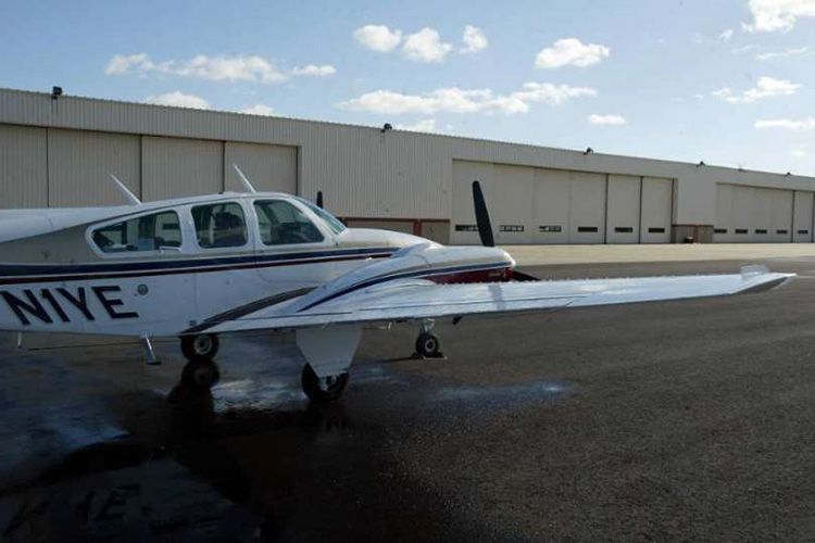 Hangar G & 121 Restaurant - Oxford Airport