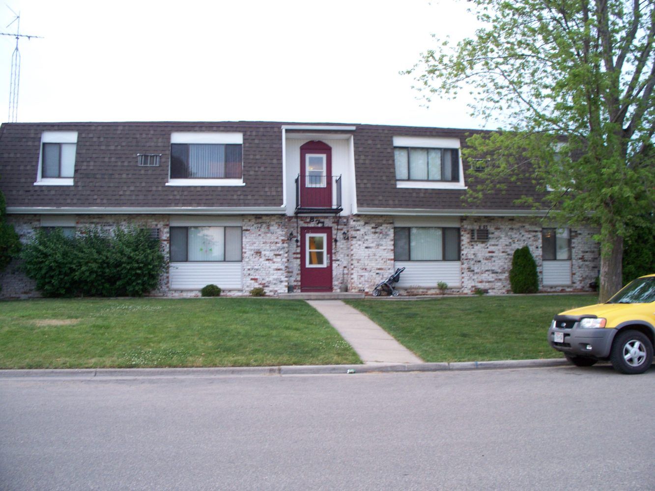 Street View of Jefferson Apartments 2