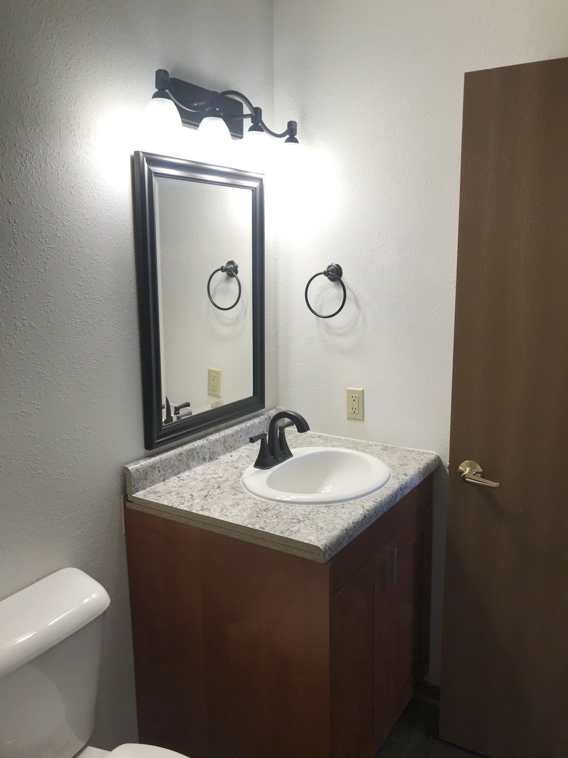 Monroe's Twining Terrace bathroom