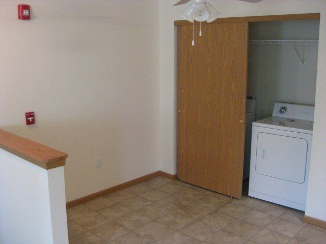 Cleora Apartments Laundry Room