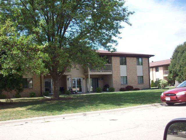 Prairie Village Street View of Apartments