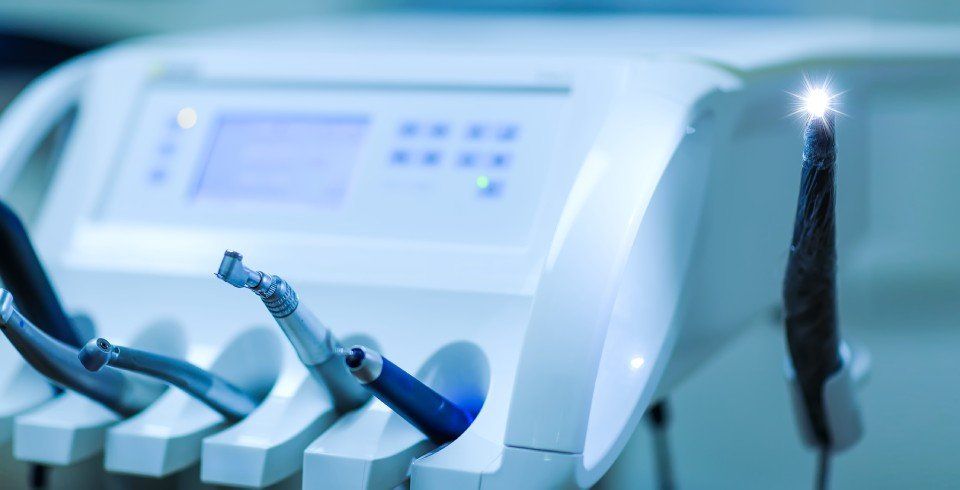attrezzature per servizi di odontoiatria