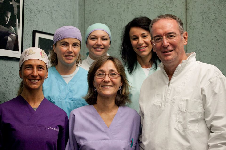 dentisti e assistenti alla poltrona