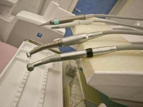 strumenti per la pulizia dentale