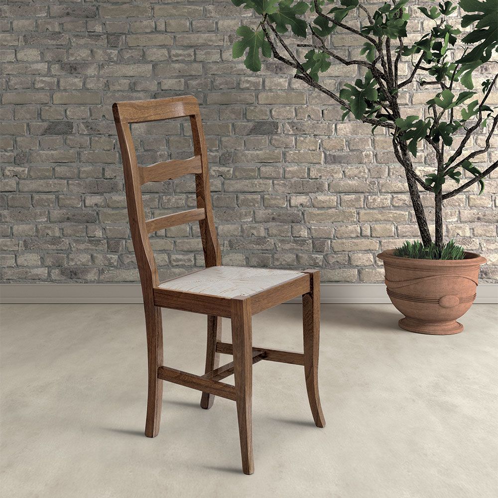 sedia in legno scuro lube