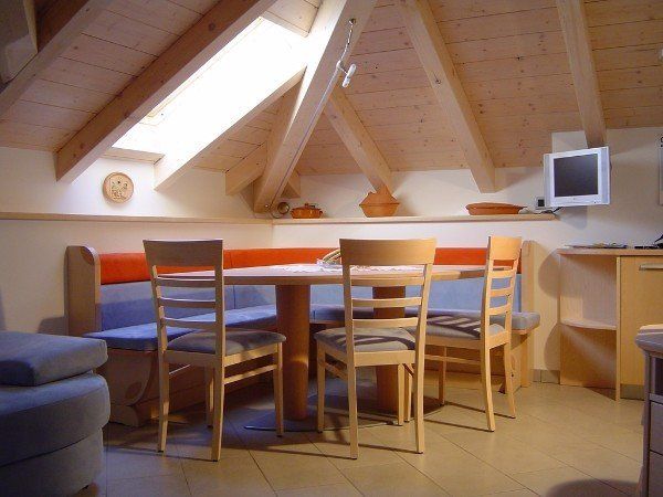 tavolo cucina con sedie + panca