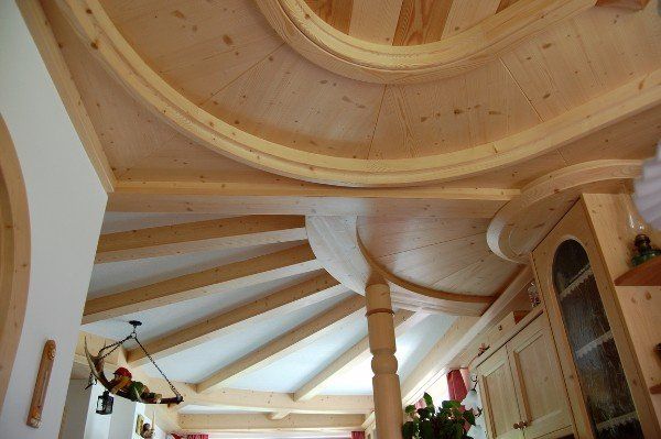 rivestimento soffitto e pareti in legno