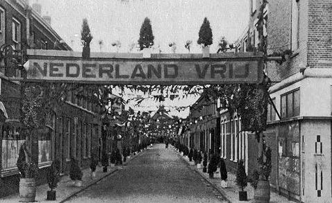 Nieuwstraat mei/juni 1945.
