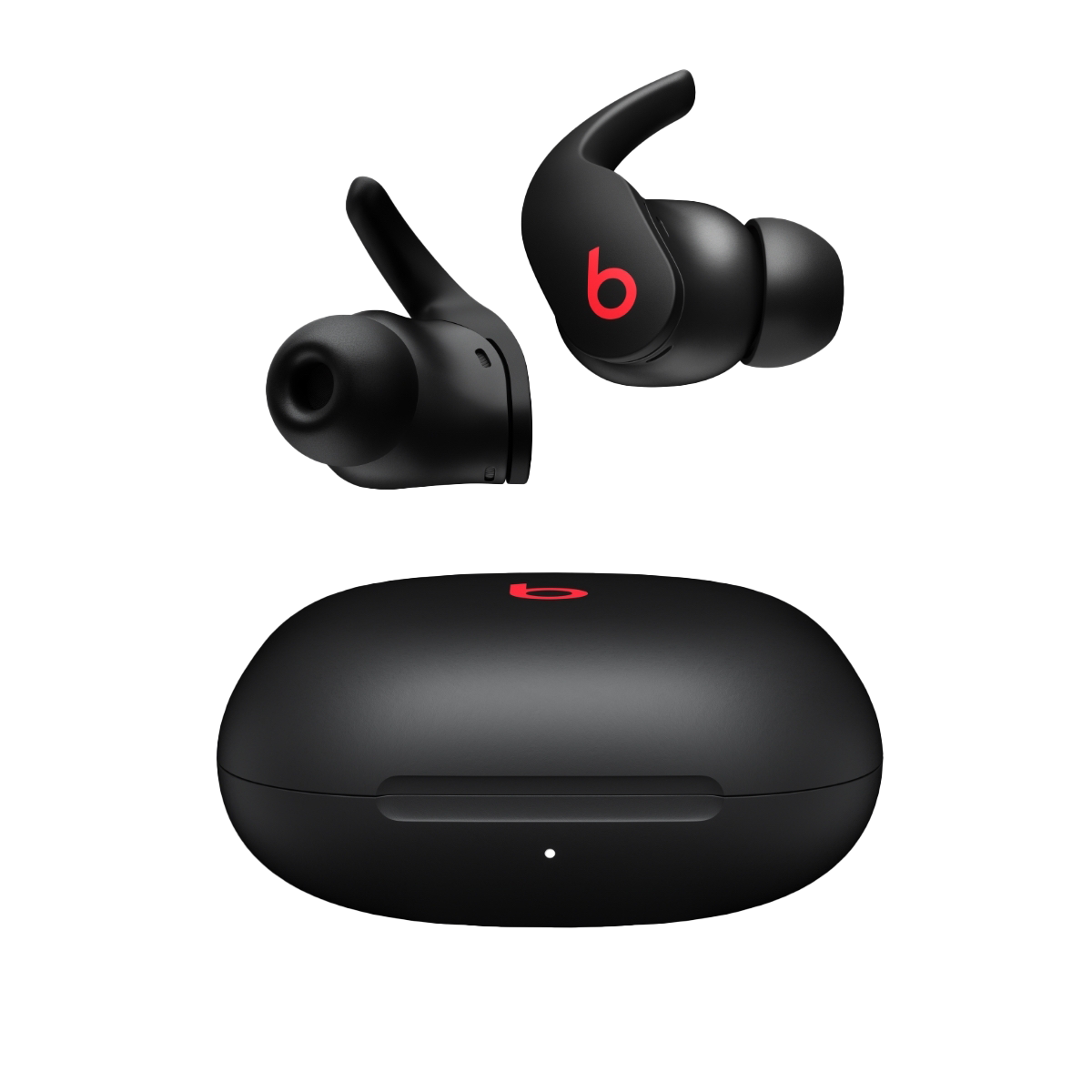 Un par de auriculares Beats y un estuche de carga sobre un fondo blanco.