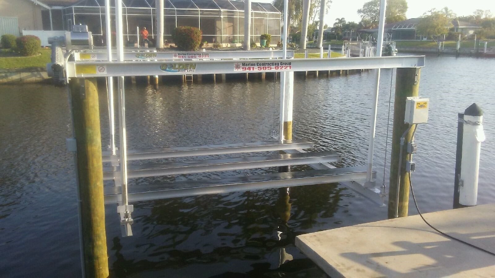 7,500LB Capacity Golden SeaDrive Model with Tri-Toon Bunks