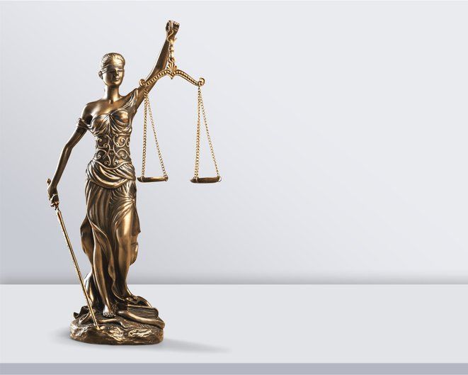 7 Reasons to Hire a Criminal Defense Attorney