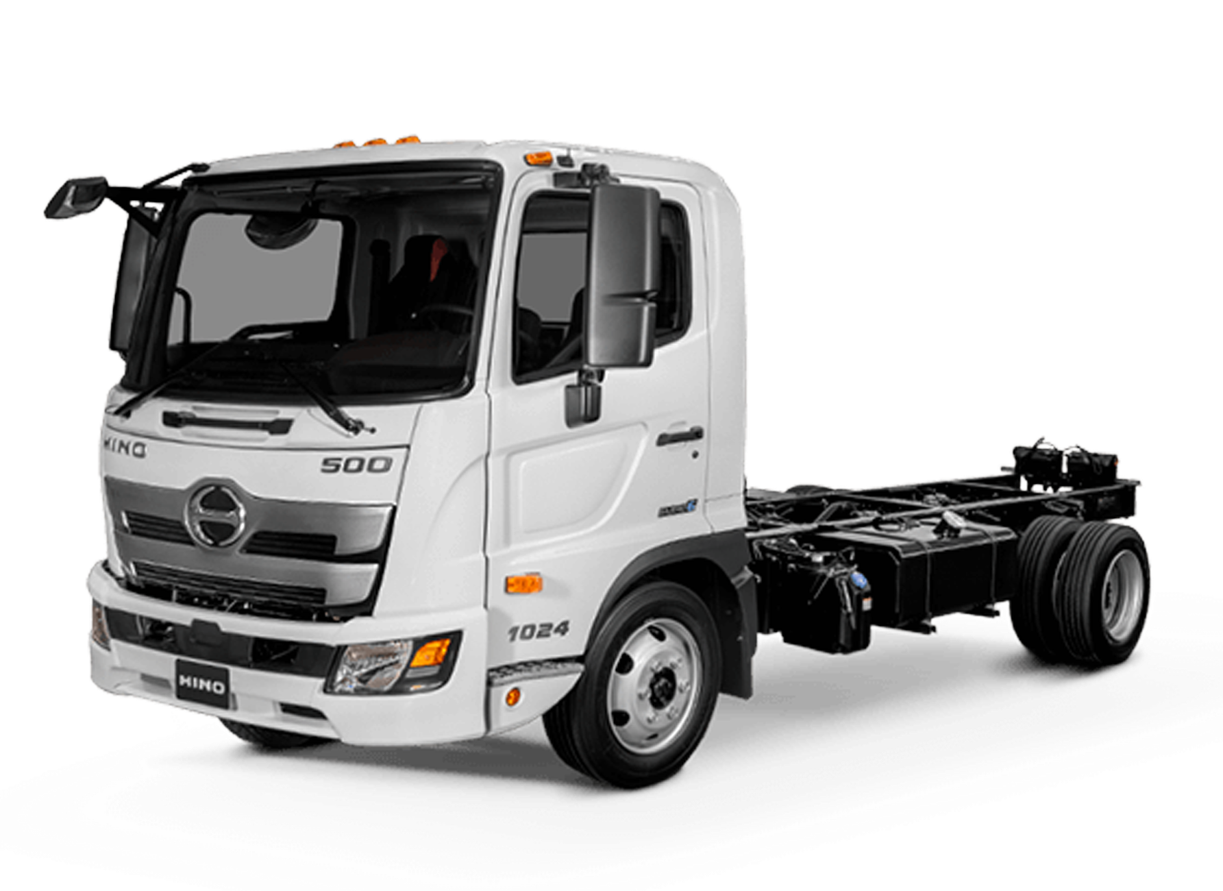 Caminhão Hino 500 branco com cabine e chassi.