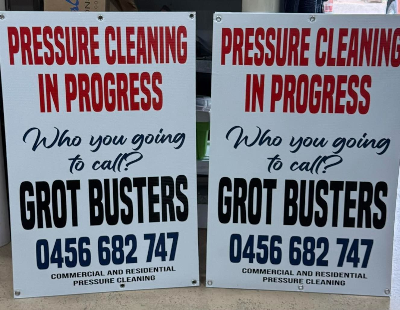 Two White Signs — That Printed Vinyl Place in Heatley, QLD