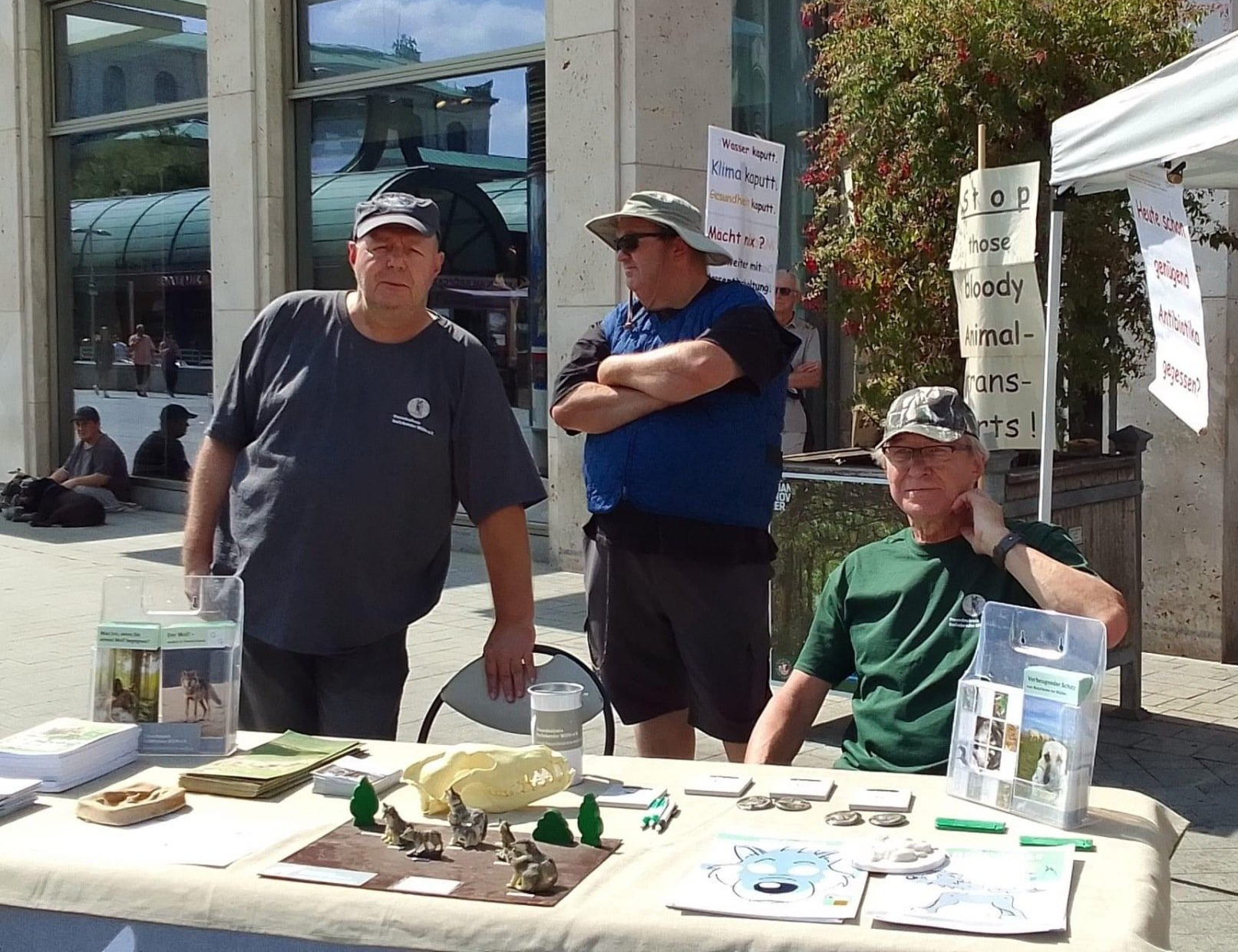 Bild 1 Infostand Hannover