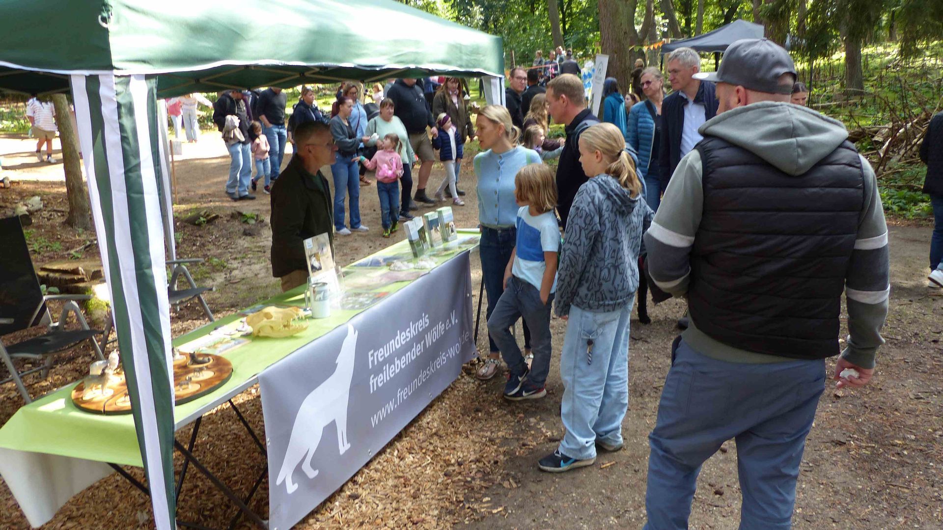Bild 2 Infostand am Naturerlebnistag in Mölln Bild 2 Infostand am Naturerlebnistag in Mölln