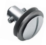 Eine Nahaufnahme eines Metallobjekts auf weissem Hintergrund.