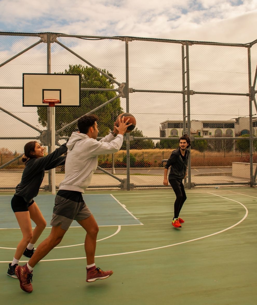 25 Easy Fundraising Ideas for Sports Teams in 2025