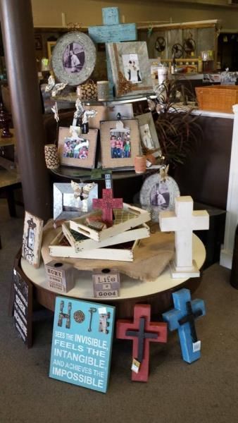 picture frames and decor