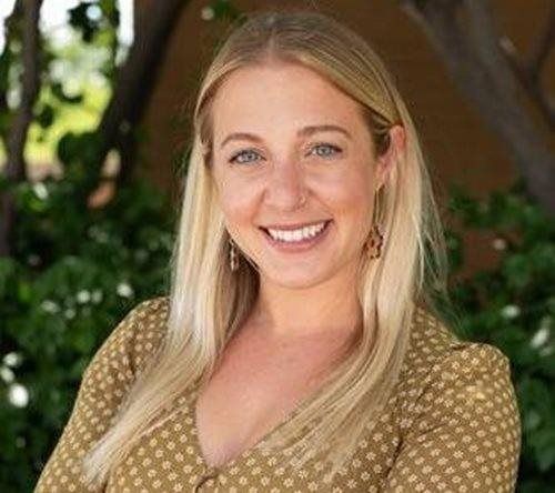 Cara La Motta Neeson, CPNP, IBCLC