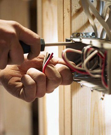 Electrical contractor - Evesham, Worcestershire - Paul Inett Electrical - Electrician