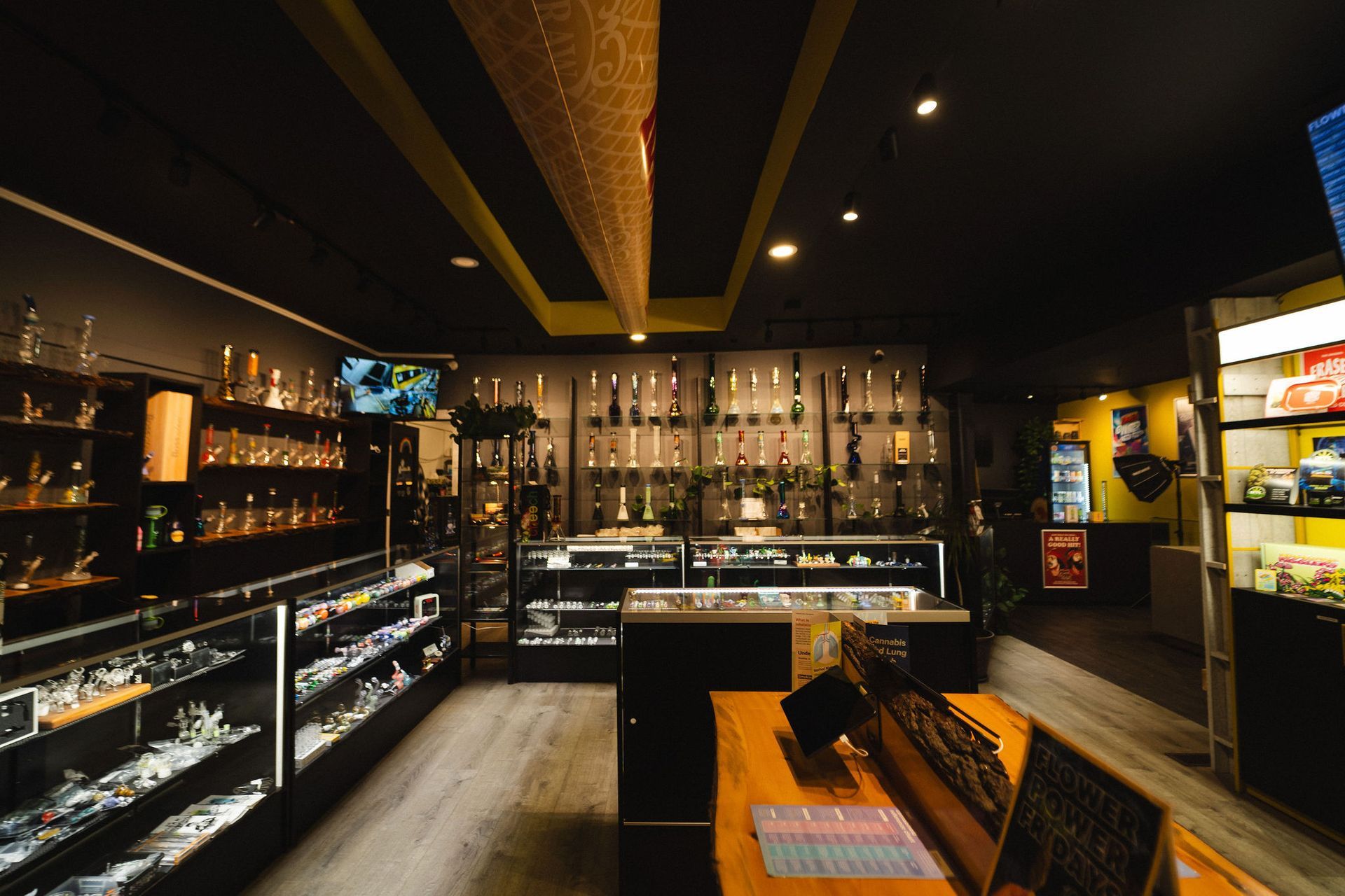 Honeypot Smoke Shop Niagara Falls