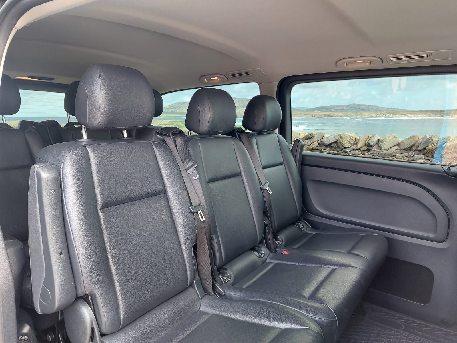 i sedili posteriori di un furgone