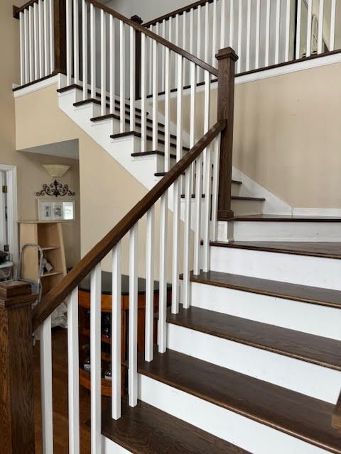 A picture of a house with the number 6 on it