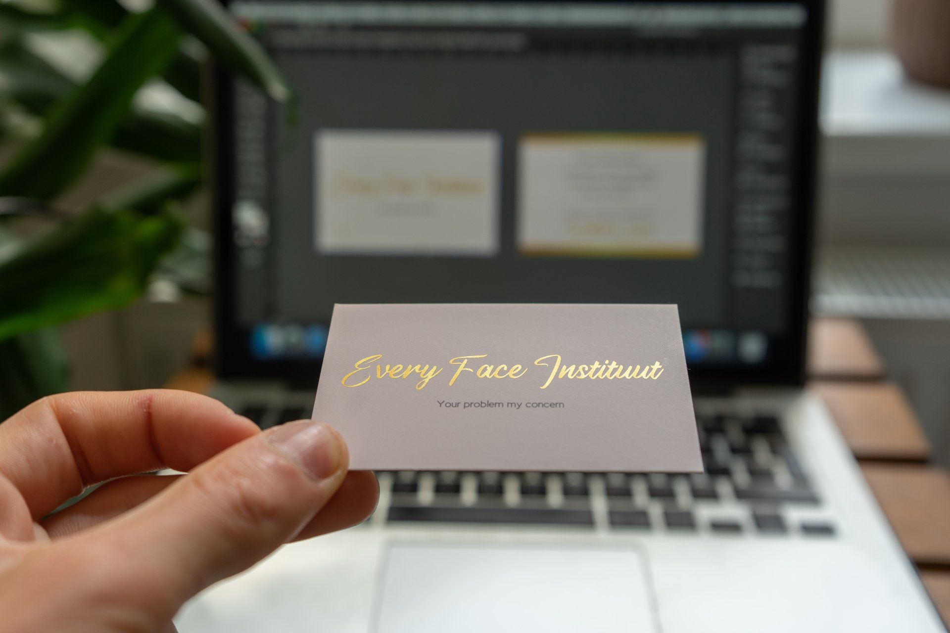 Ontwerp visitekaartje met goudfolie