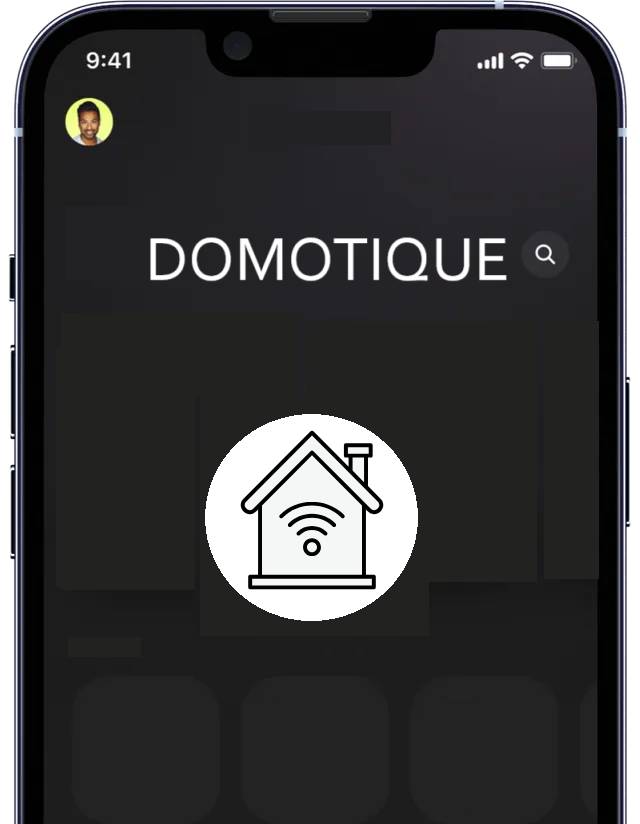 Un téléphone avec le mot domotique dessus