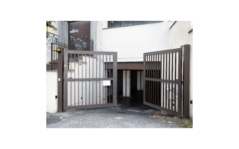 cancello aperto con automatismo faac