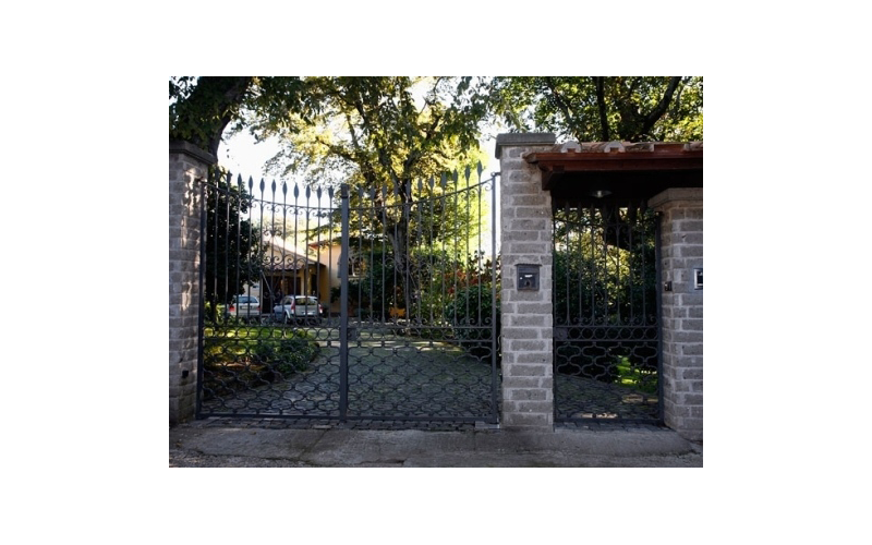 cancelletto e portone automatico