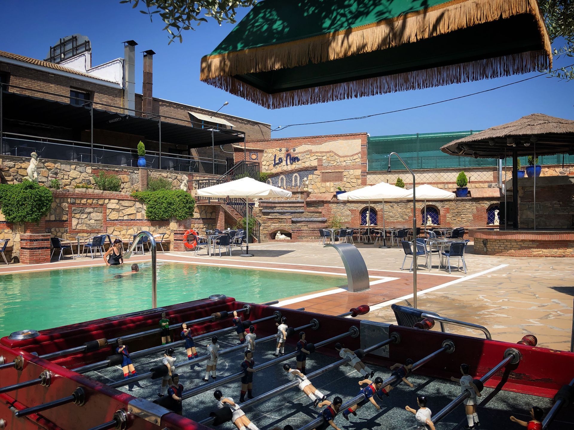 Restaurante con piscina en Lleida